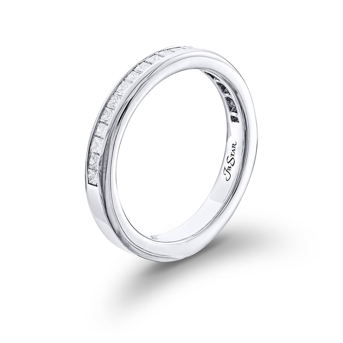 Elegance Elevated: Classic Single-Row Princess-Cut Diamond Wedding Band in Platinum