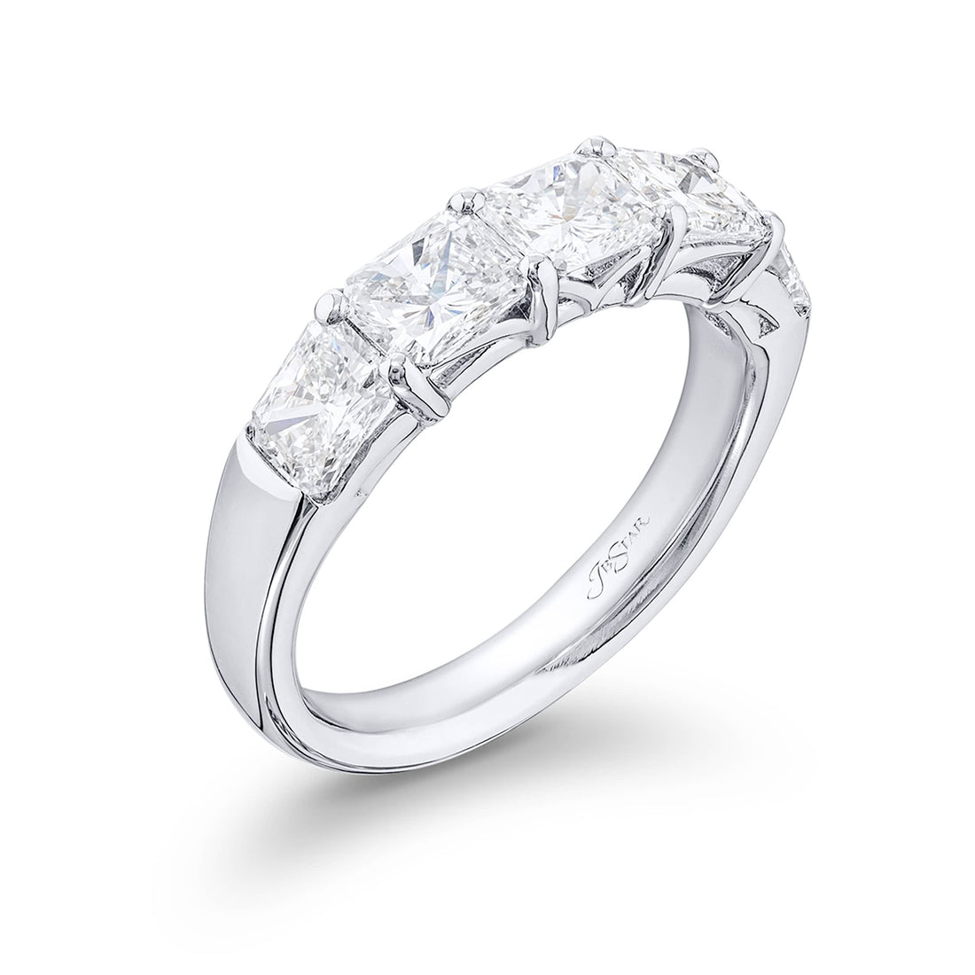 Classic Single-Row Diamond Band | Radiant-Cut Diamonds in Platinum