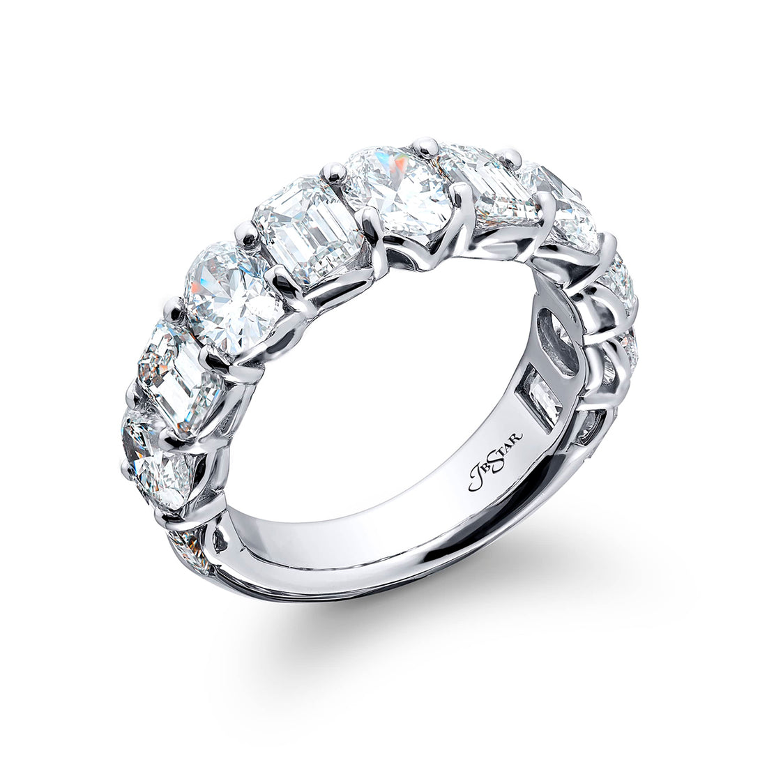 Classic Single-Row Diamond Band | Oval & Emerald-Cut Diamonds in Platinum