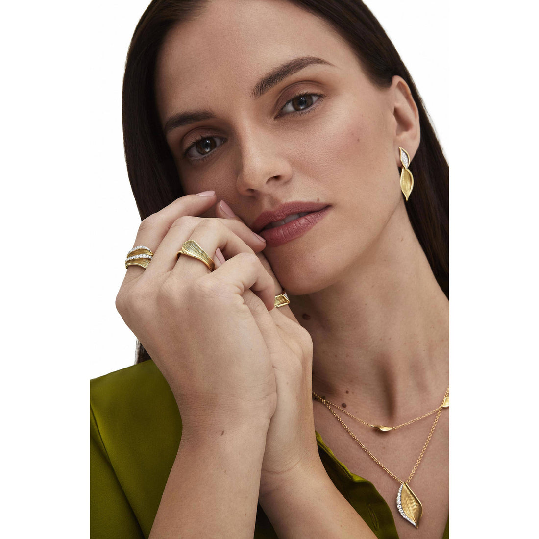 Petal Diamond Lariat Pendant in 18kt White Gold