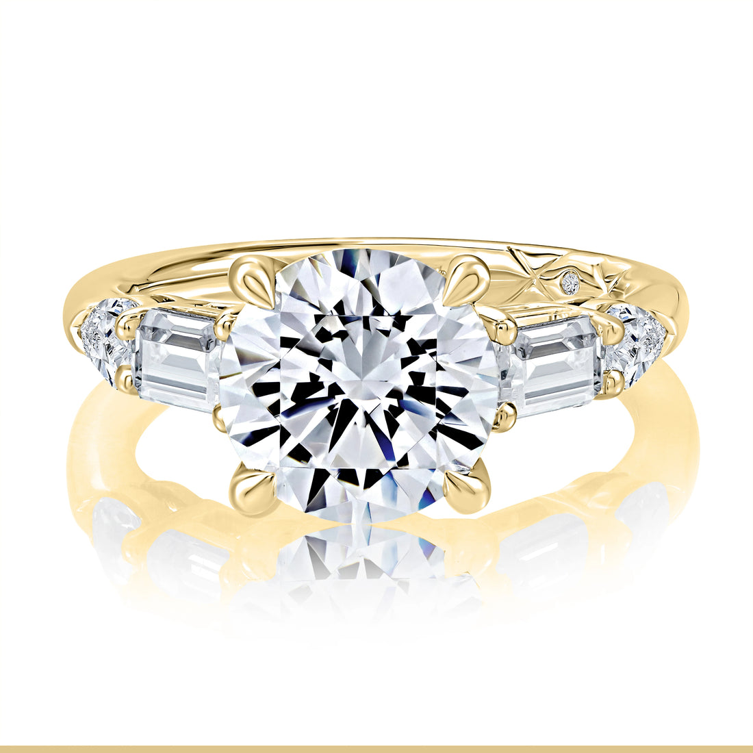 Round Halo Pavé Diamond Engagement Ring